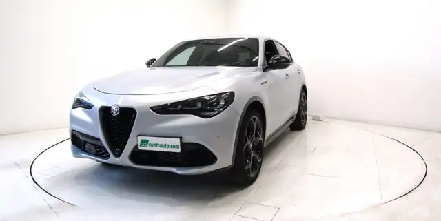 Alfa Romeo Stelvio view 3