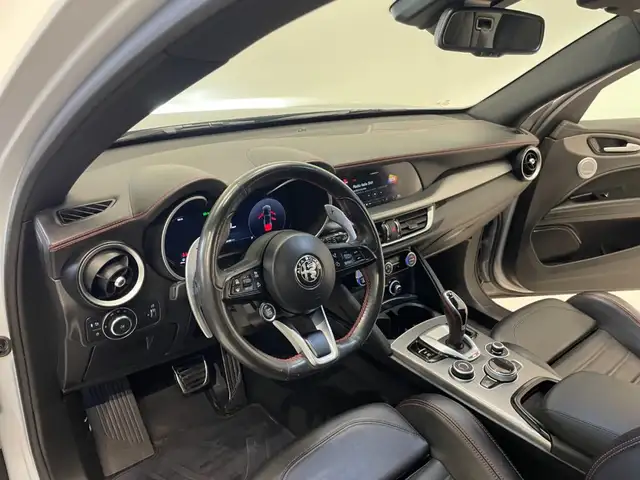 Alfa Romeo Stelvio view 15