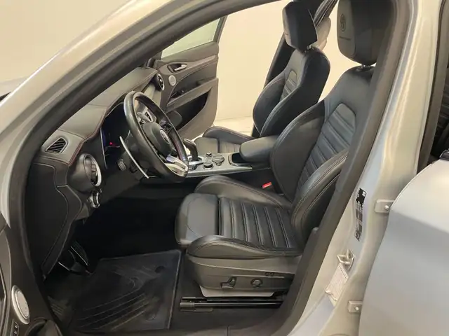 Alfa Romeo Stelvio view 7