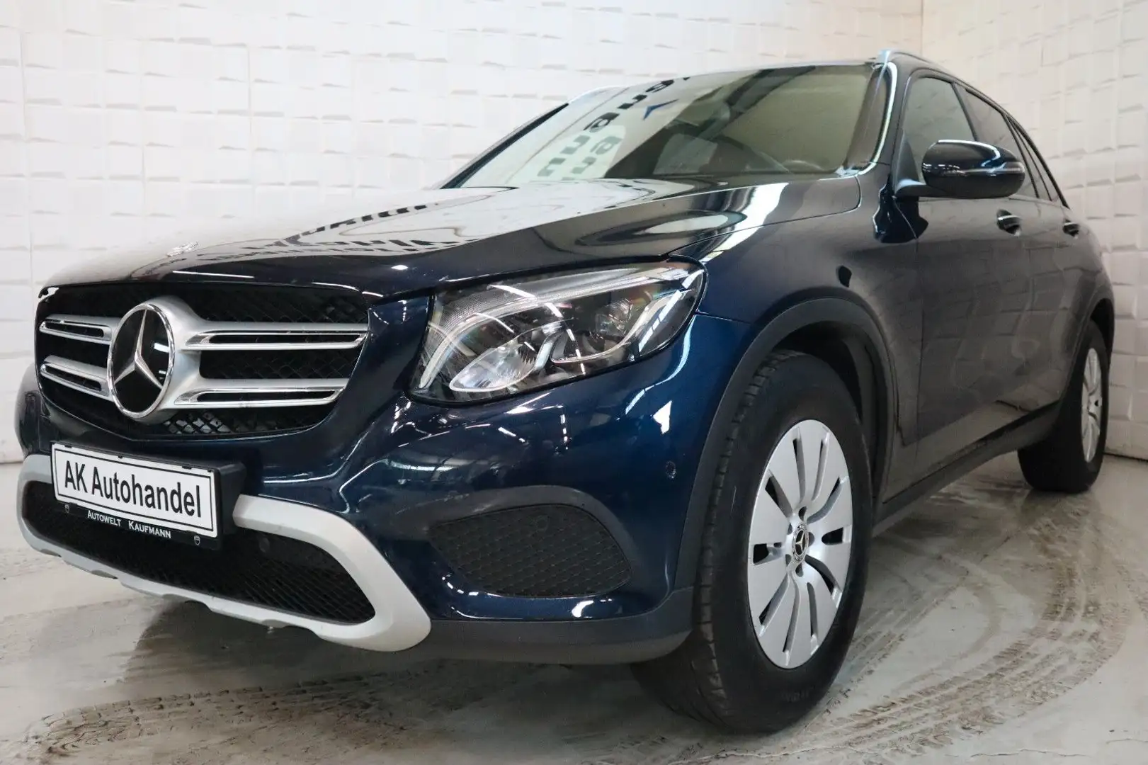 Mercedes-Benz GLC 220 d 4Matic LED Navi SHZ PDC Kamera Pano. Blau - 1