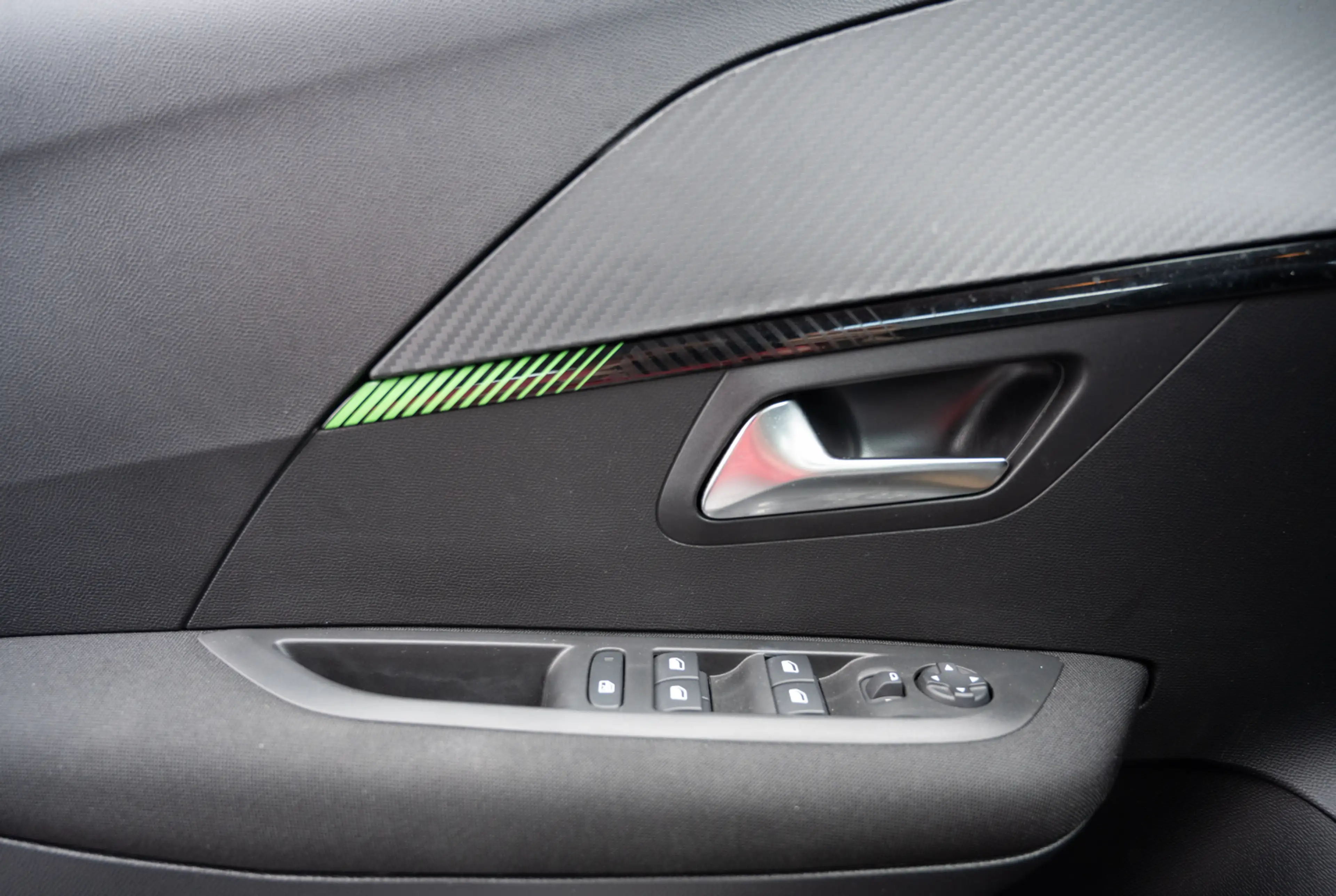 Peugeot 208 Active 1.2 PureTech 75 *MIRRORSCREEN*DAB*TEMPOMAT* — photo 11