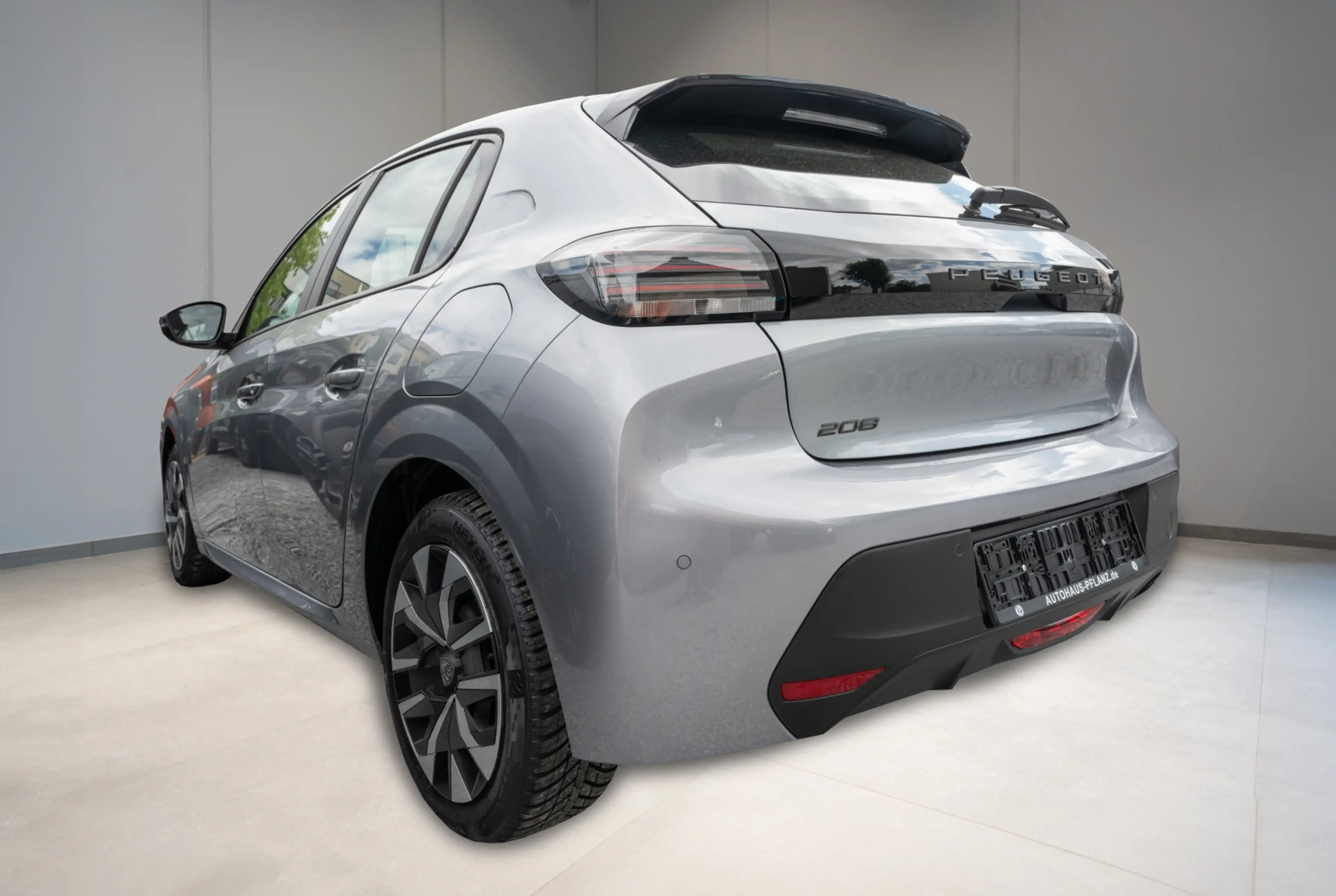 Peugeot 208 Active 1.2 PureTech 75 *MIRRORSCREEN*DAB*TEMPOMAT* — photo 4
