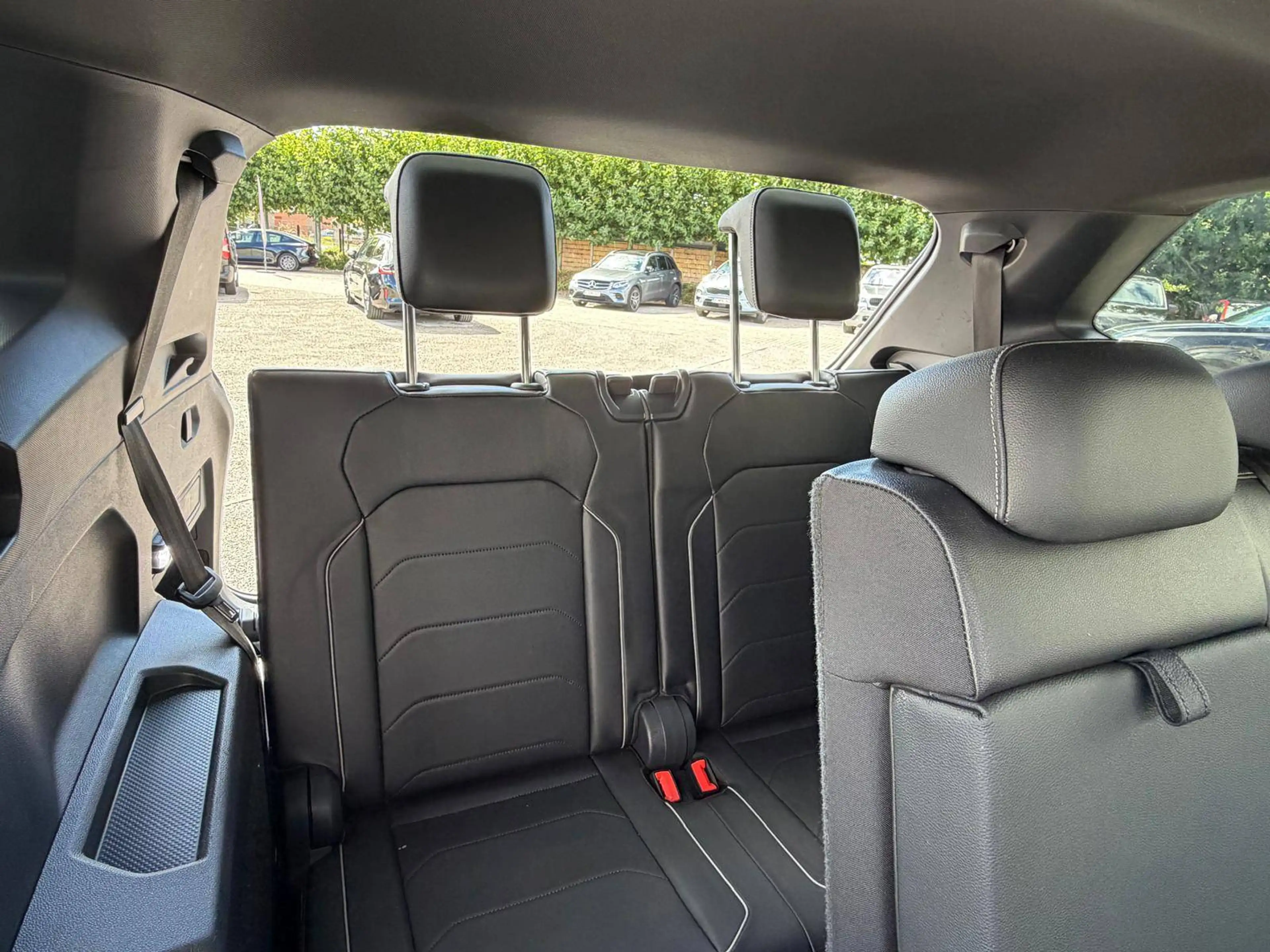 Volkswagen Tiguan Allspace 1.5 TSI R-Line 7pl. DSG — photo 21
