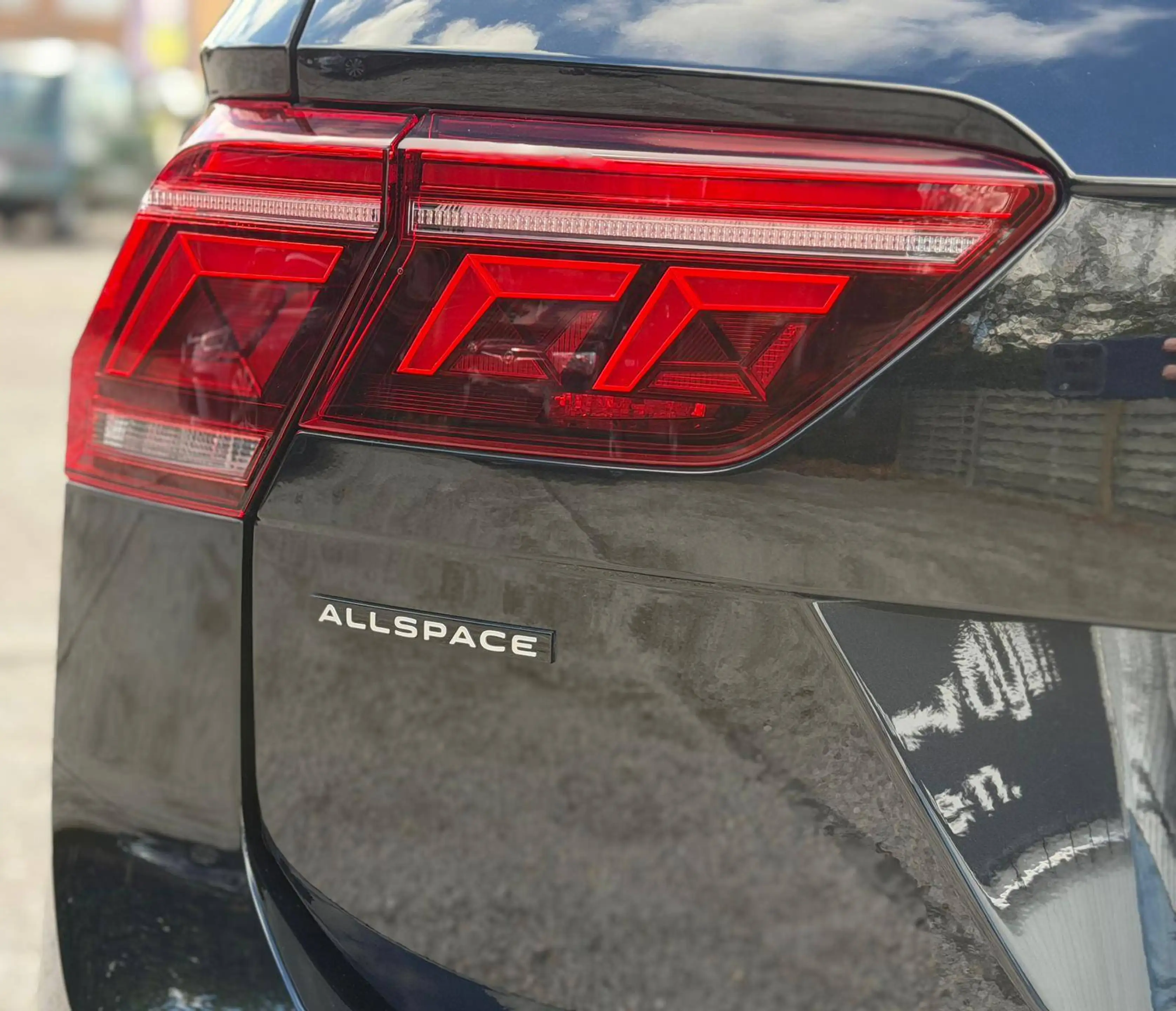 Volkswagen Tiguan Allspace 1.5 TSI R-Line 7pl. DSG — photo 3