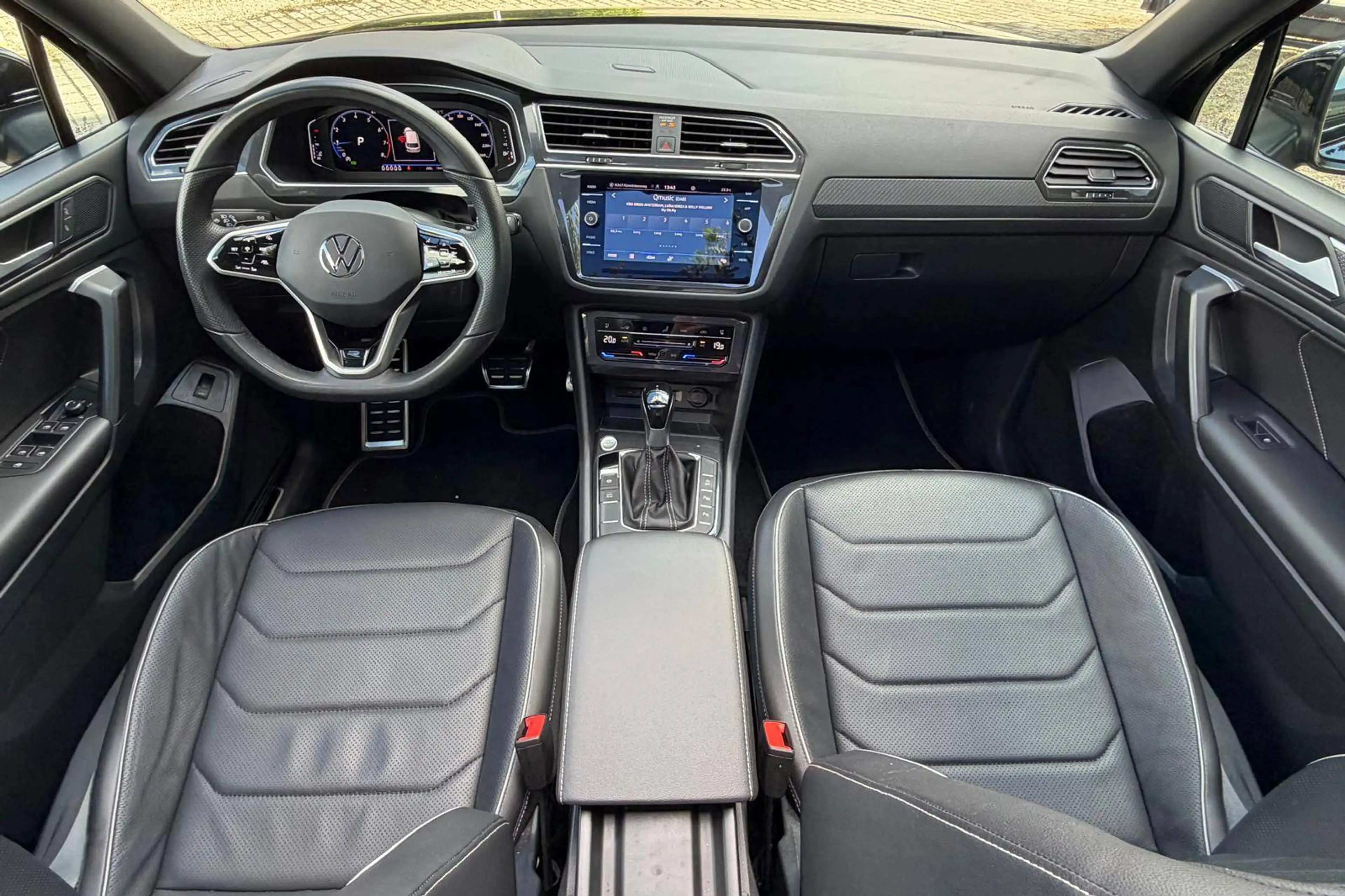 Volkswagen Tiguan Allspace 1.5 TSI R-Line 7pl. DSG — photo 23