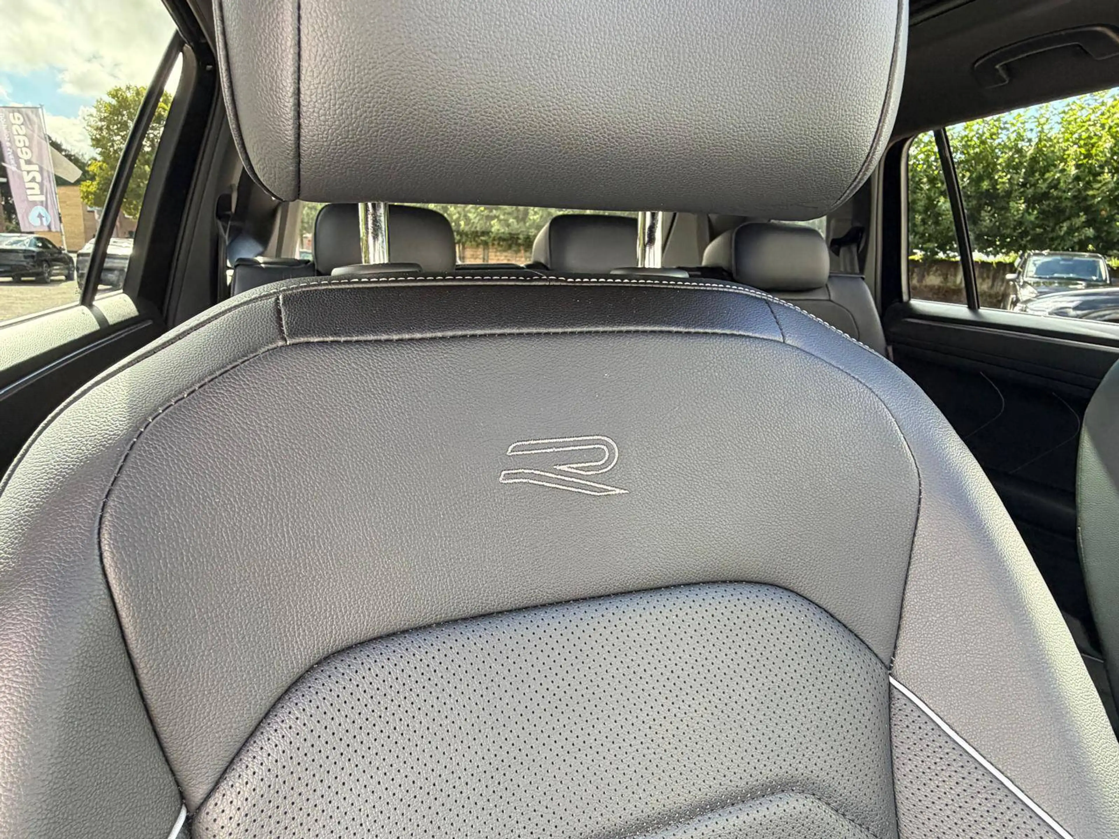 Volkswagen Tiguan Allspace 1.5 TSI R-Line 7pl. DSG — photo 14