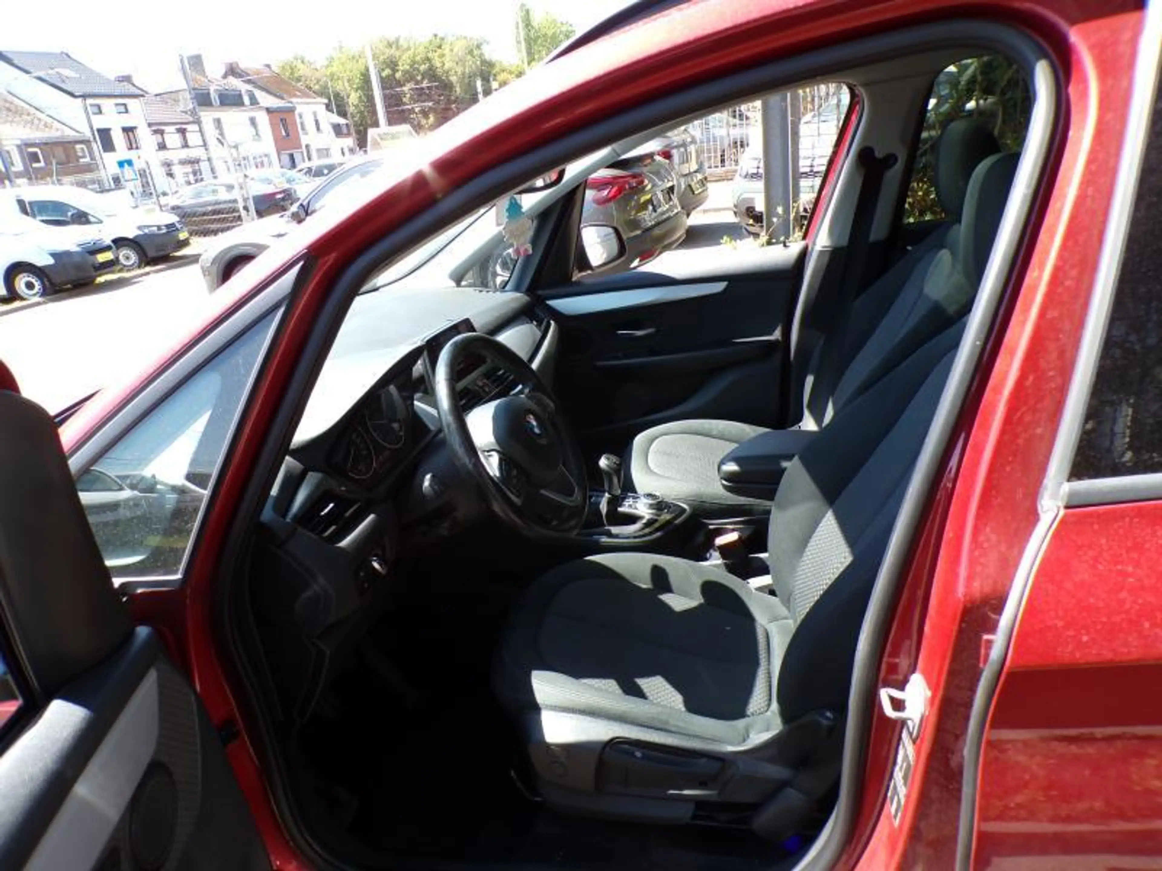 BMW 216 Gran Tourer 1.5 116cv Rouge 12/17 Clim GPS Bluetoo — photo 6