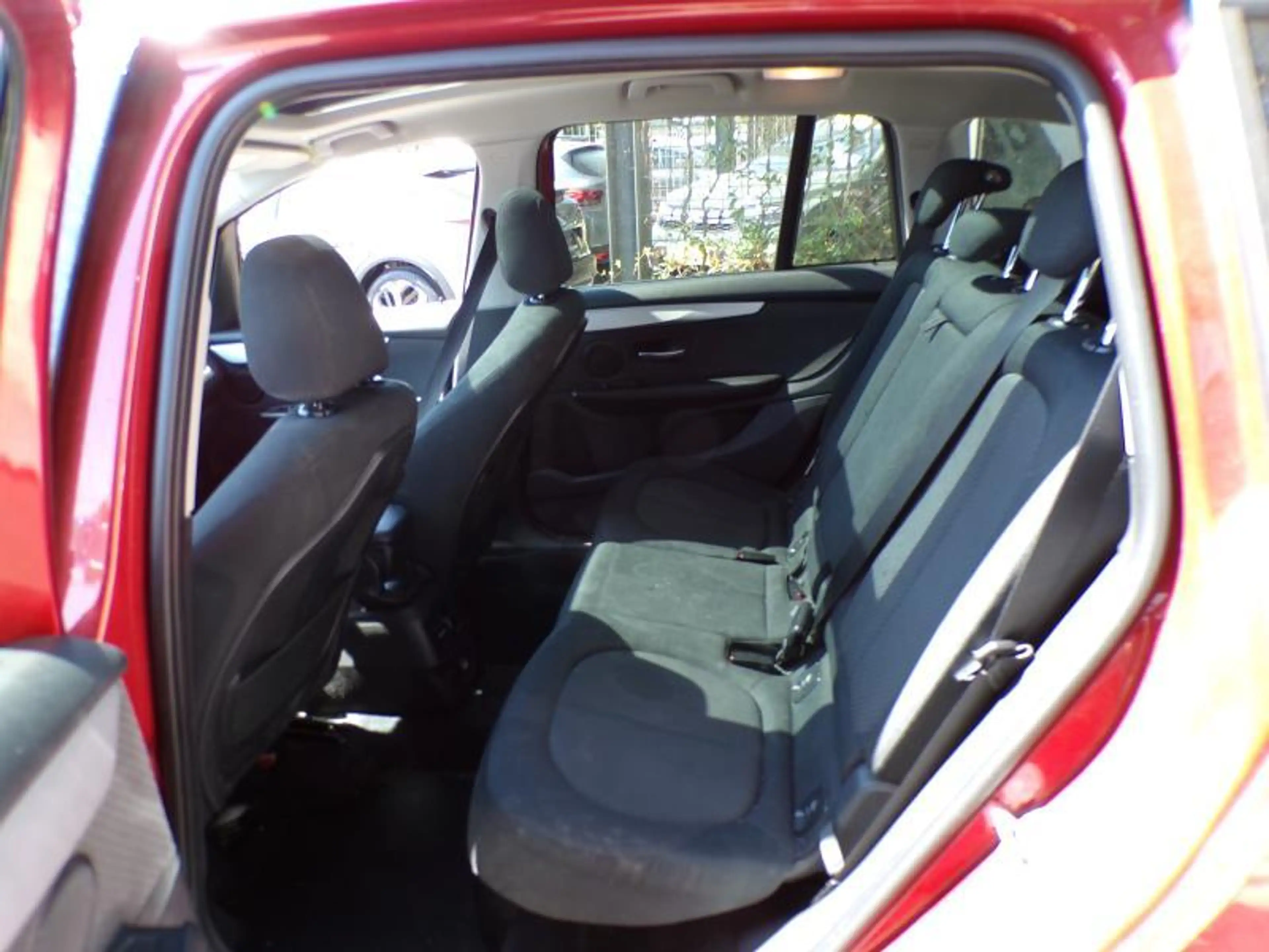 BMW 216 Gran Tourer 1.5 116cv Rouge 12/17 Clim GPS Bluetoo — photo 7