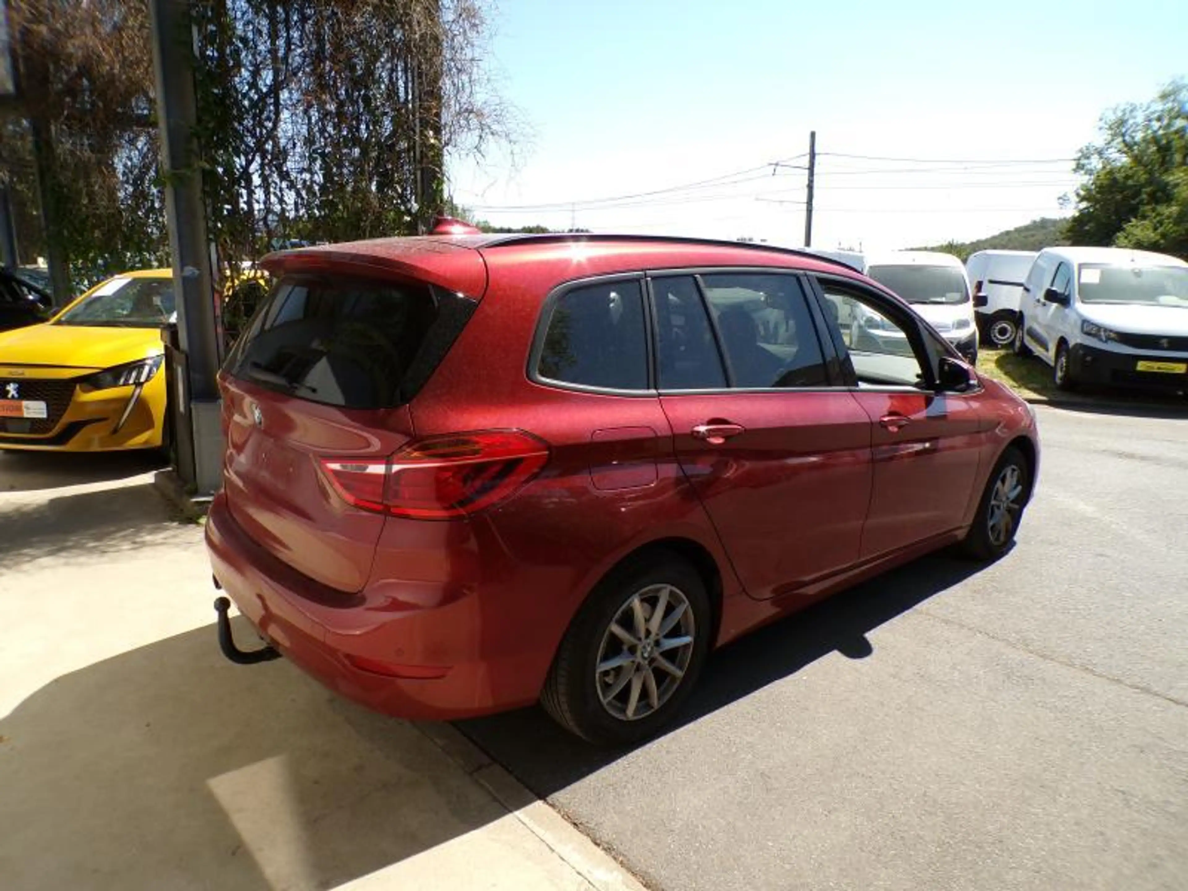 BMW 216 Gran Tourer 1.5 116cv Rouge 12/17 Clim GPS Bluetoo — photo 4