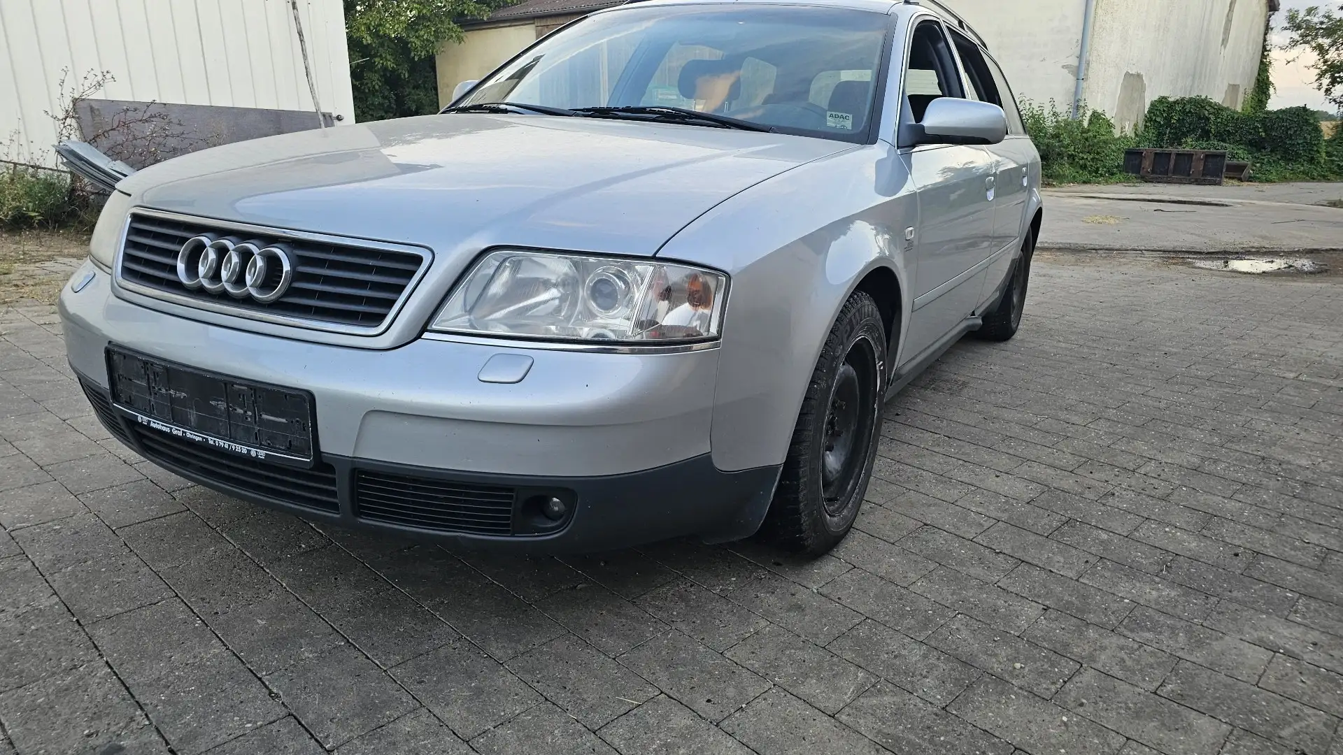 Audi A6 Avant 2.4 - 1
