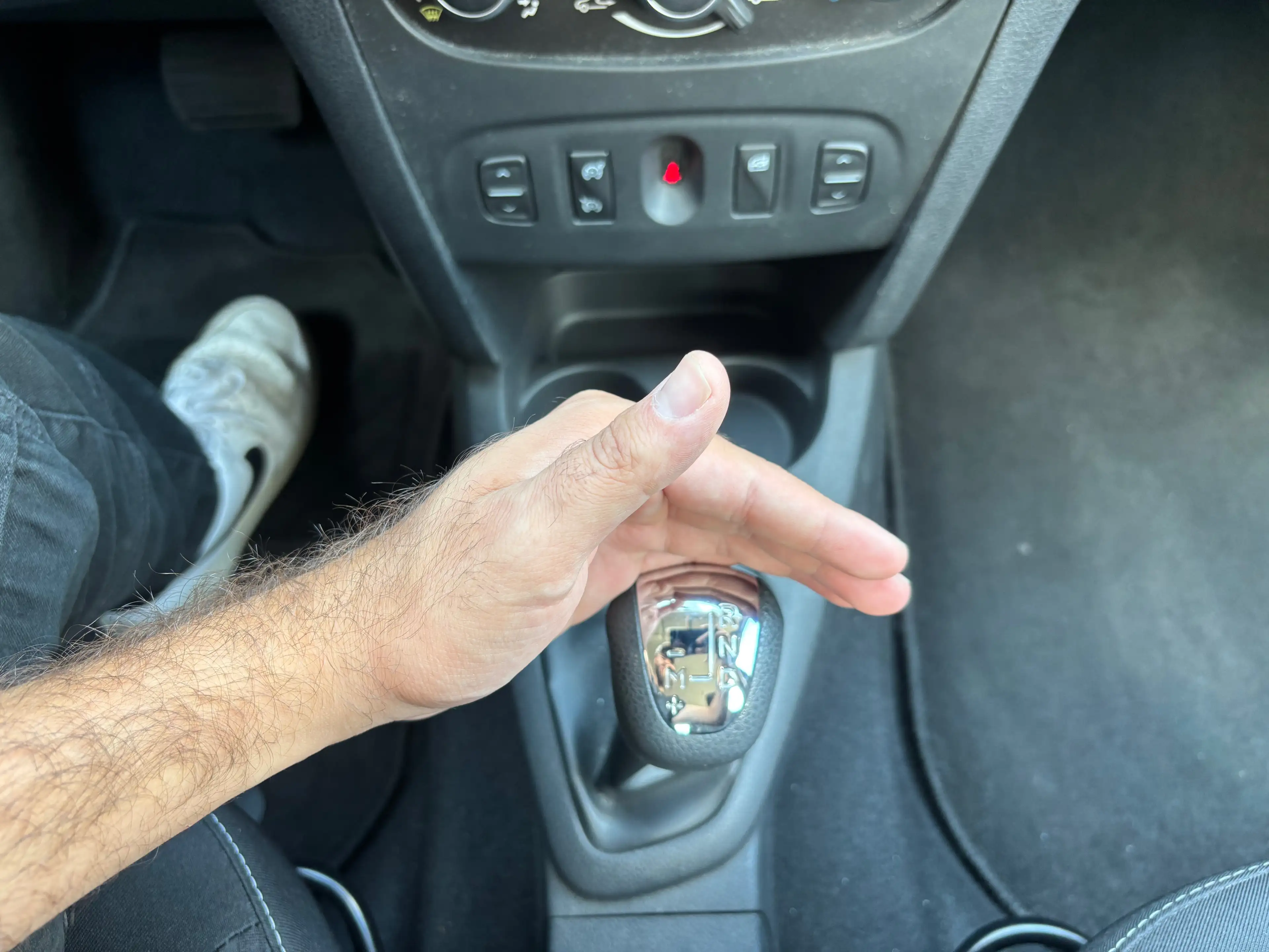 Dacia Logan Logan 0.9 TCe prête à immatriculer !! — photo 11