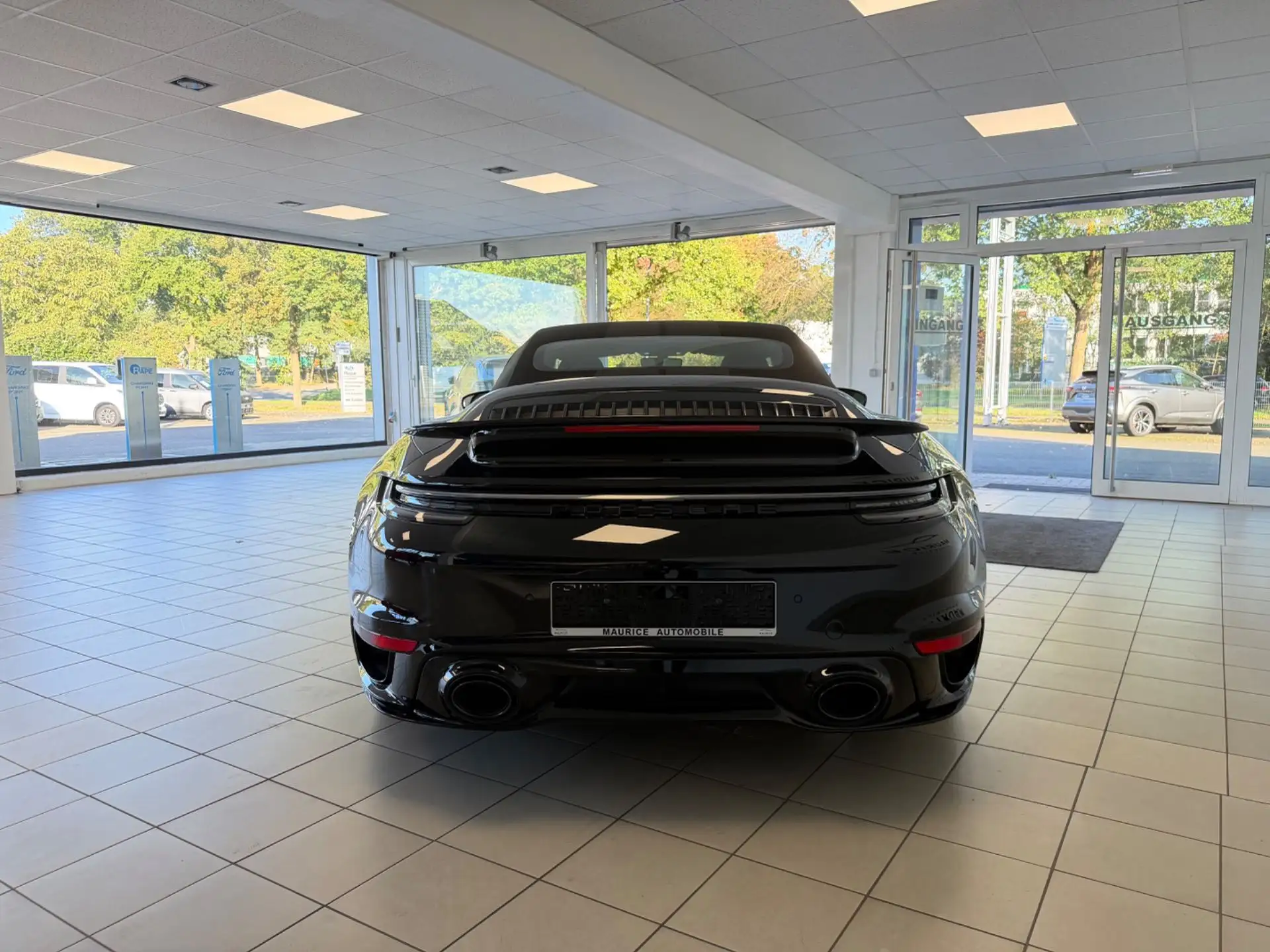 포르쉐 911 Turbo S Cabriolet 2024 검정 사진 6