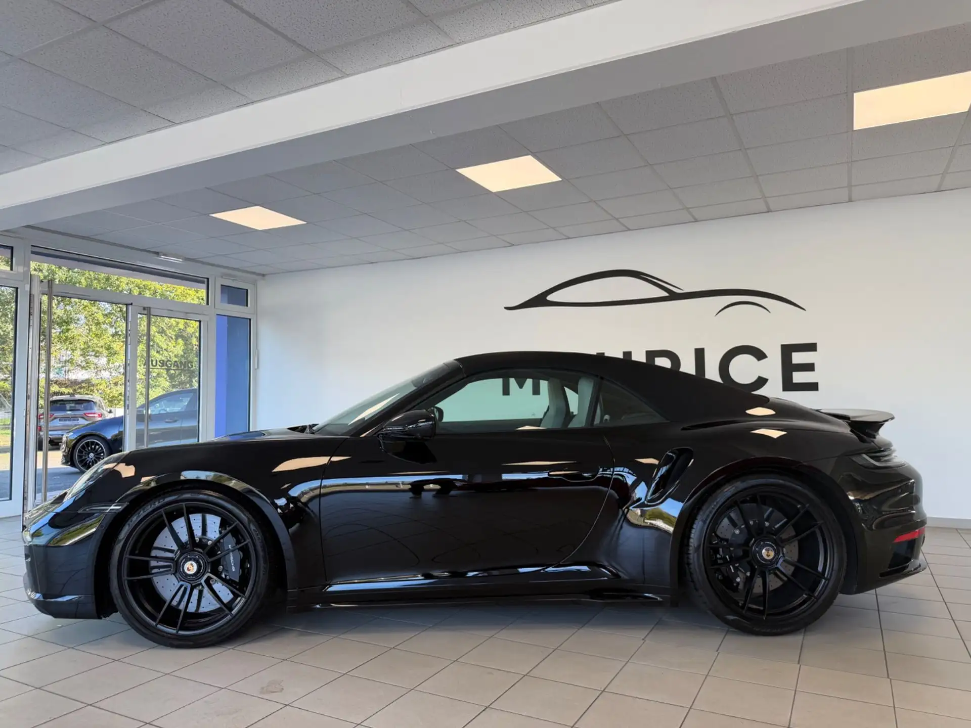 포르쉐 911 Turbo S Cabriolet 2024 검정 사진 4