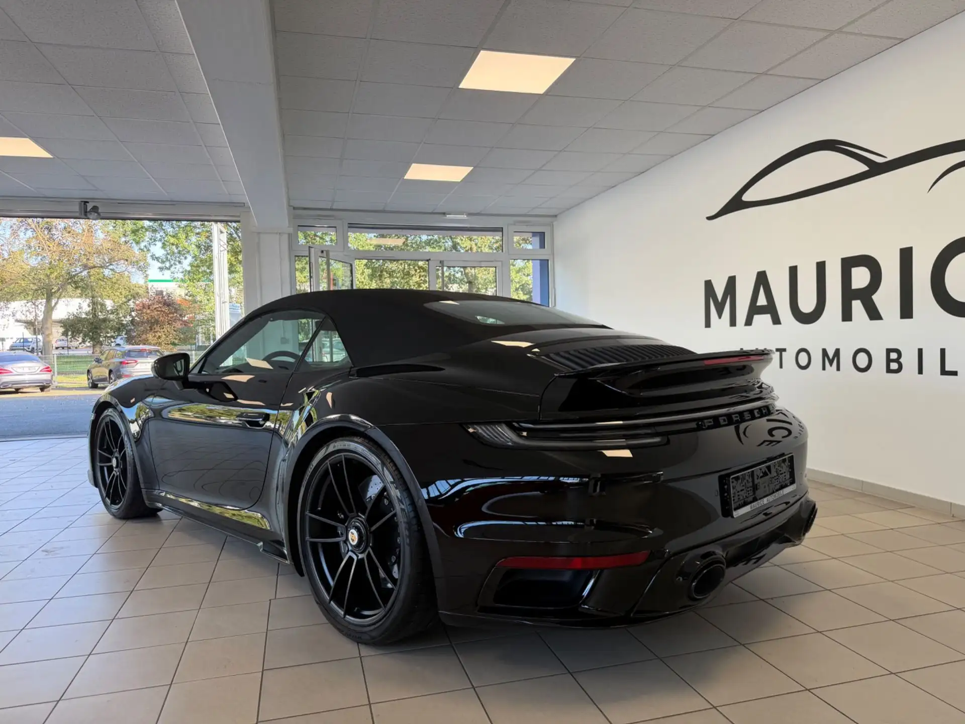 포르쉐 911 Turbo S Cabriolet 2024 검정 사진 5