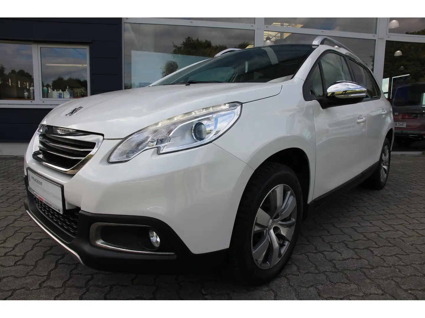 Peugeot 2008 Style PT 110 Klima EPH SHZ Weiß - 2