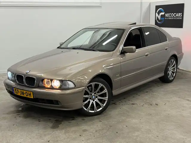 BMW 520 5-serie 520i Edition / AUTOMAAAT / MULTIMEDIA-NAVI