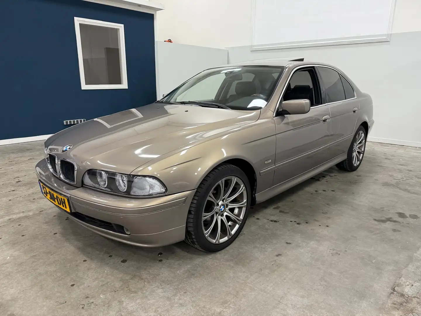 BMW 520 5-serie 520i Edition / AUTOMAAAT / MULTIMEDIA-NAVI Beige - 2