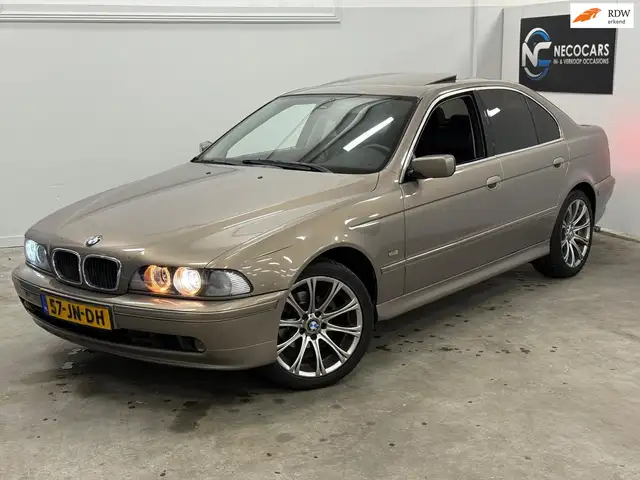 BMW 520 5-serie 520i Edition / AUTOMAAAT / MULTIMEDIA-NAVI