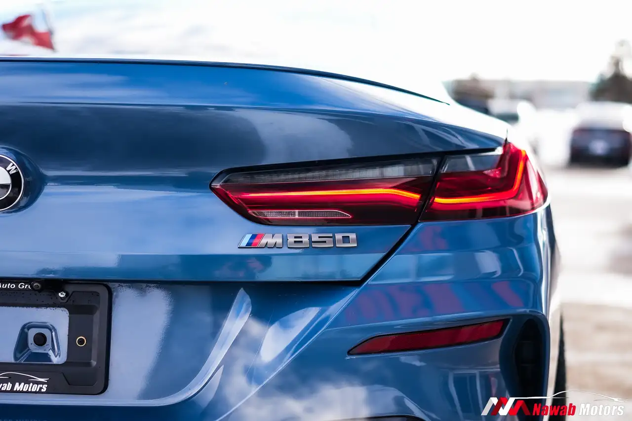 BMW 8 Series снимка BMW 8 Series
