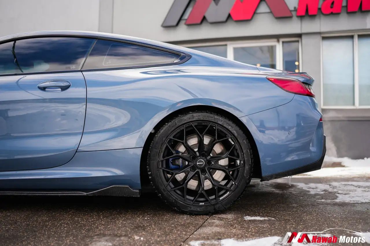 BMW 8 Series снимка BMW 8 Series