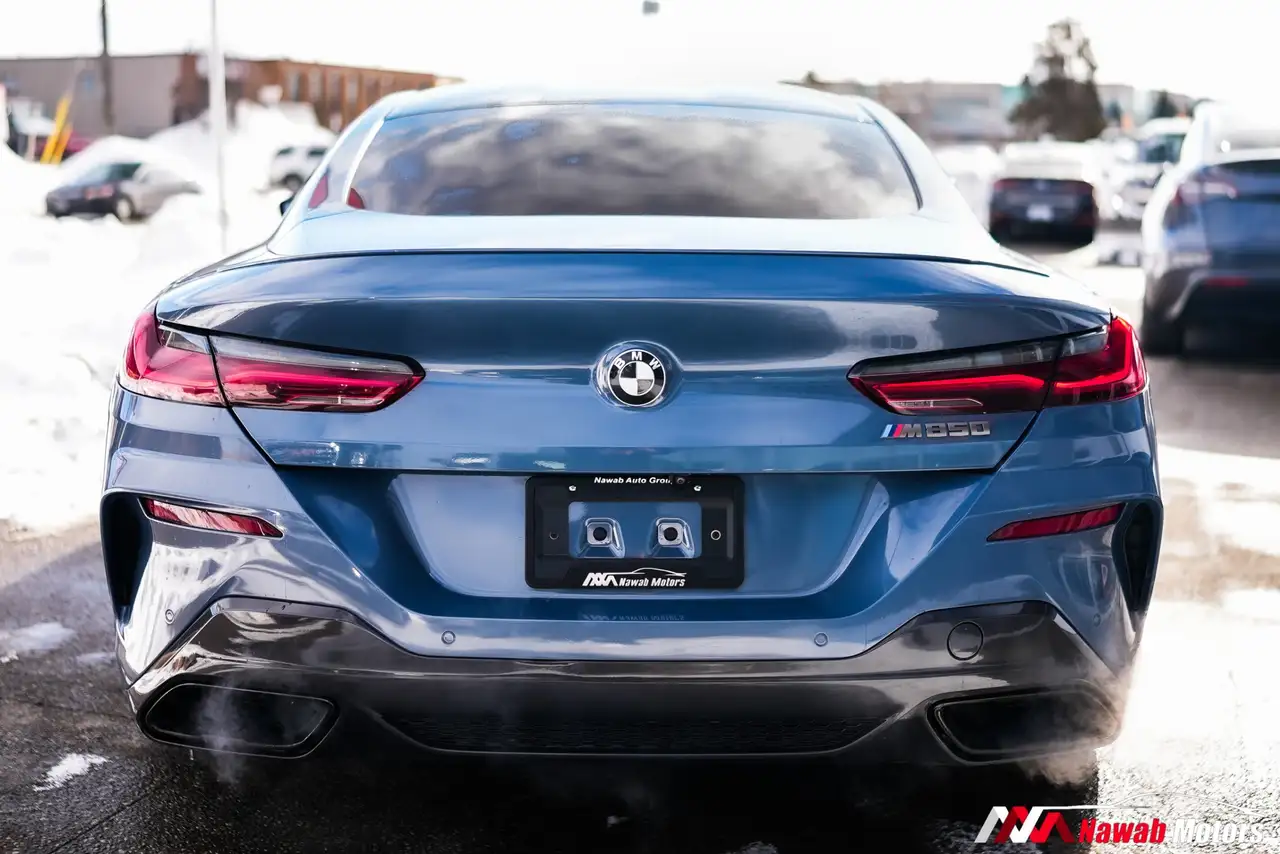 BMW 8 Series снимка BMW 8 Series