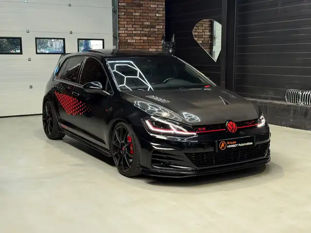 Volkswagen Golf view 3