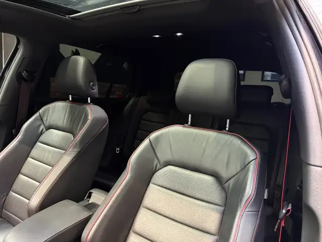 Volkswagen Golf view 8