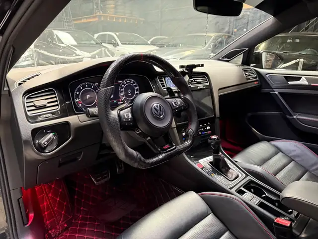 Volkswagen Golf view 9