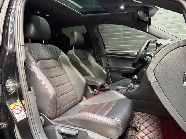 Volkswagen Golf view 12