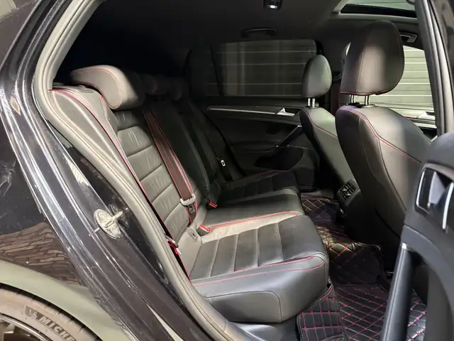 Volkswagen Golf view 11