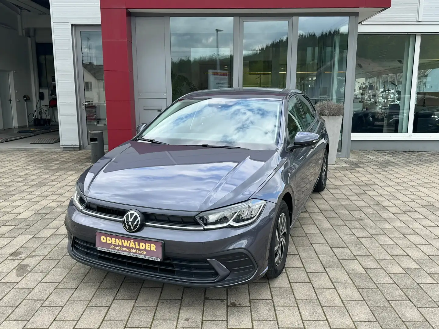 Volkswagen Polo VI 1.0 TSI Life LM LED PDC Gris - 1