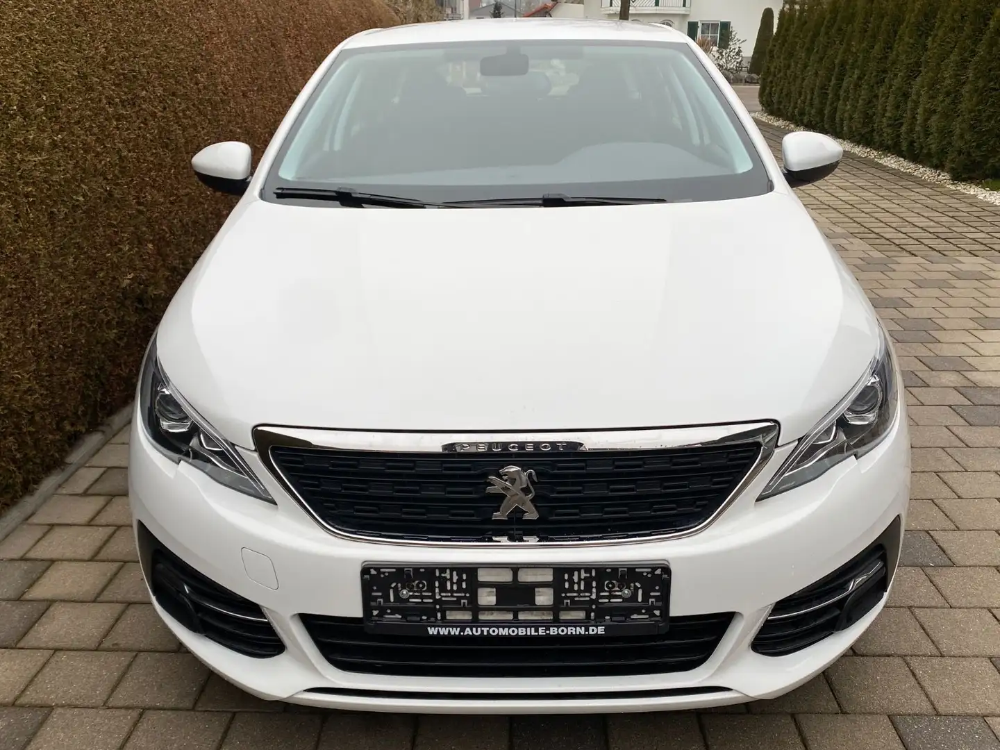 Peugeot 308 BlueHDi 130 Active SW Navi, PDC, Alu. Weiß - 2
