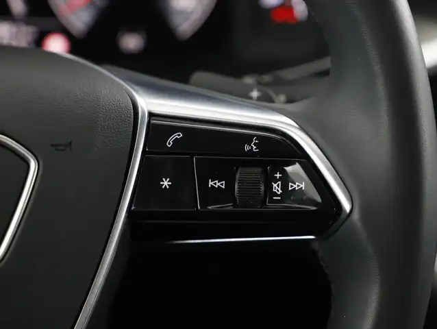 Audi A6 view 14