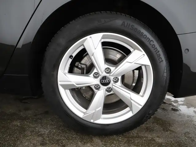 Audi A6 view 28
