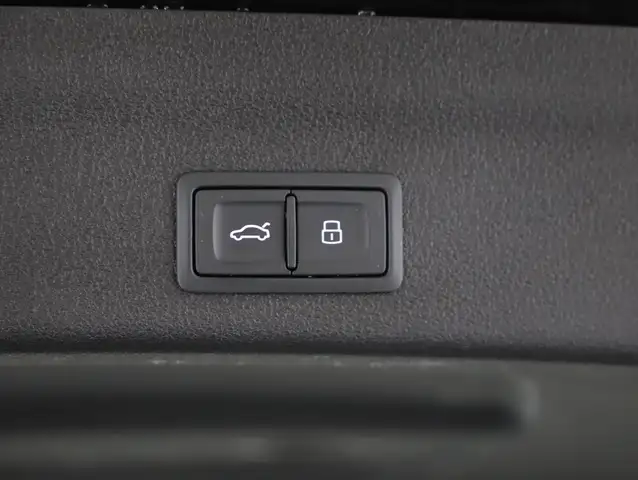 Audi A6 view 26