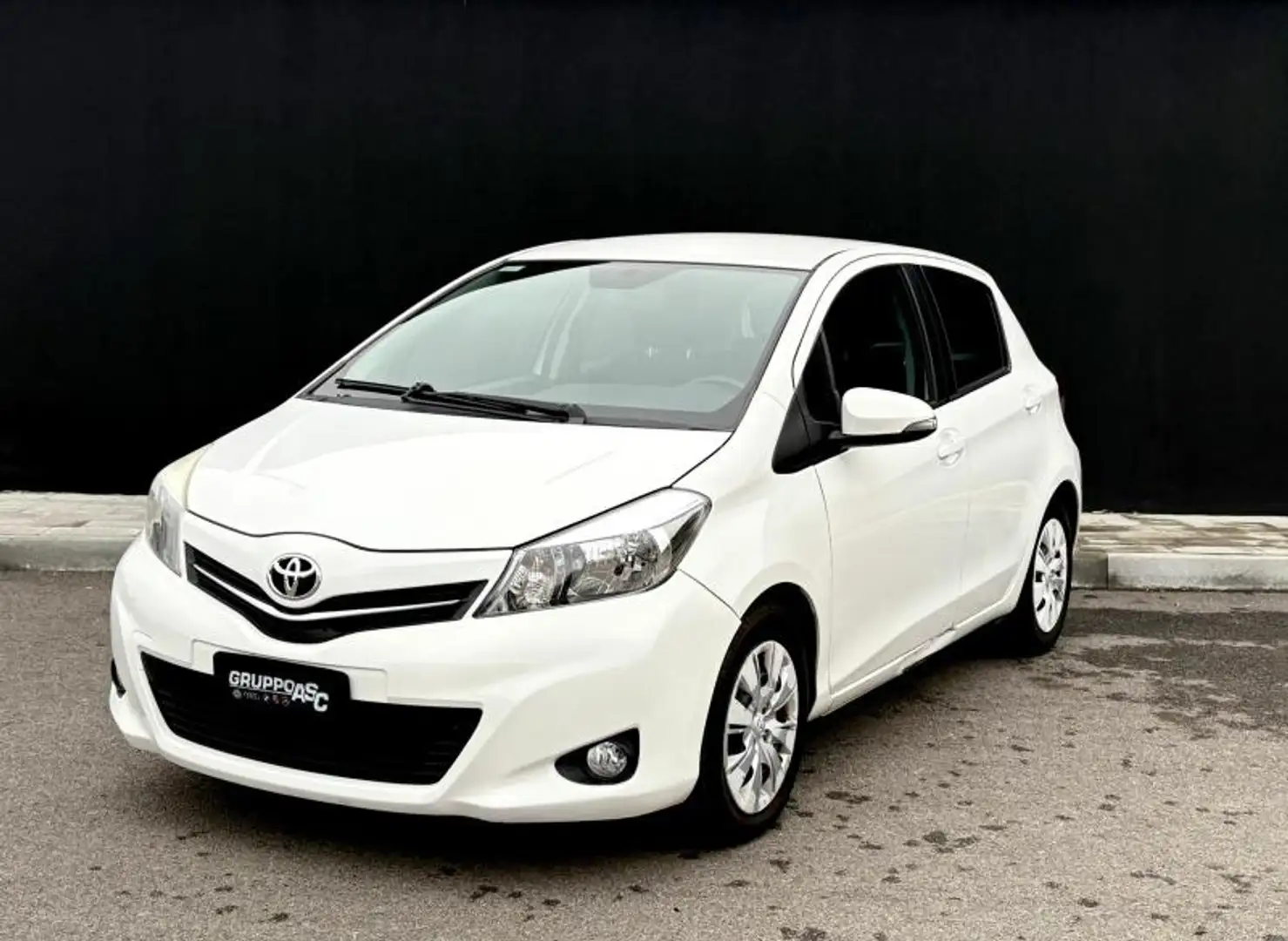 Toyota Yaris 1.0 BENZ 69 CV ADATTA A NEOPATENTATI Blanc - 2