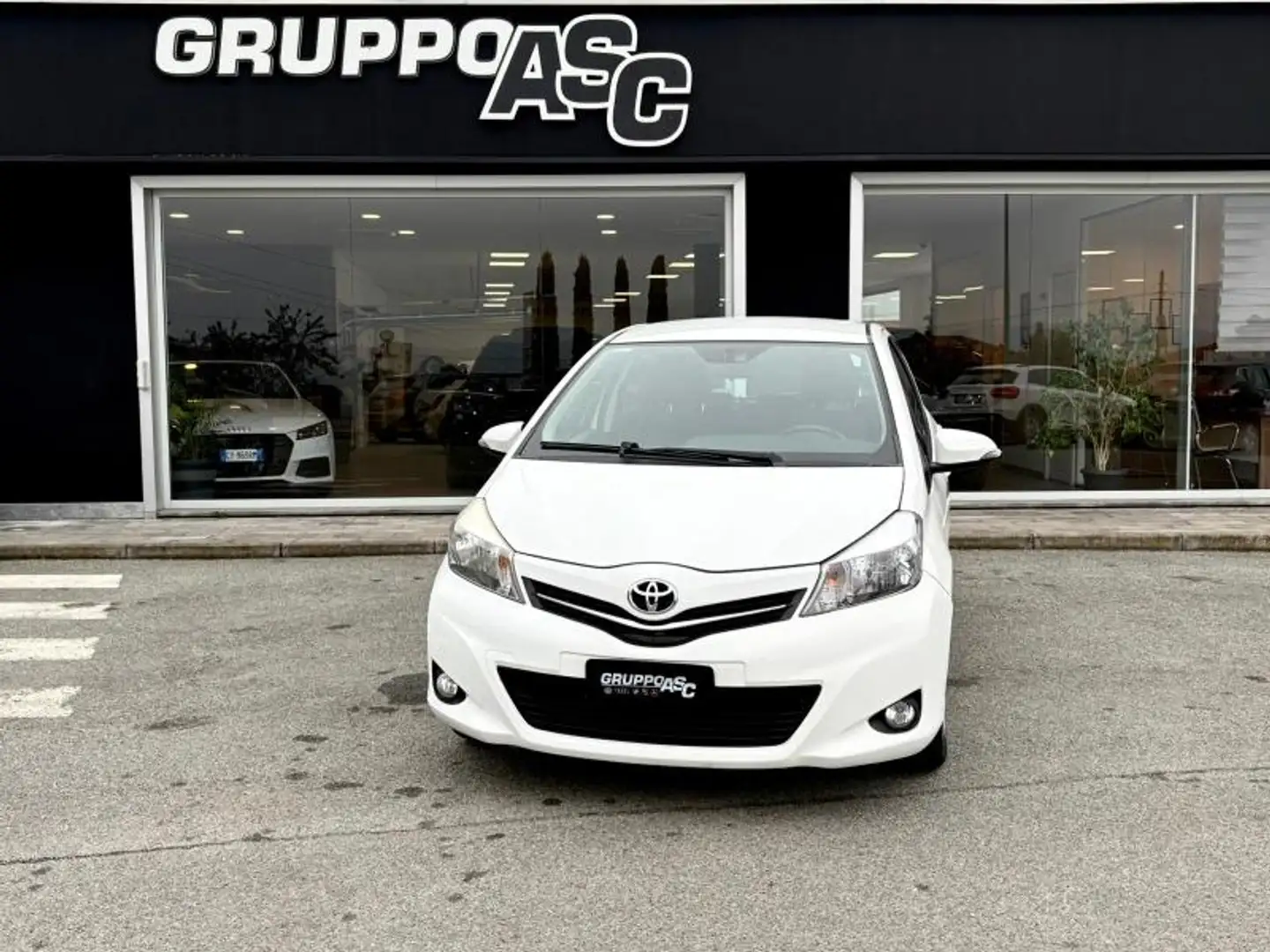 Toyota Yaris 1.0 BENZ 69 CV ADATTA A NEOPATENTATI Blanc - 1