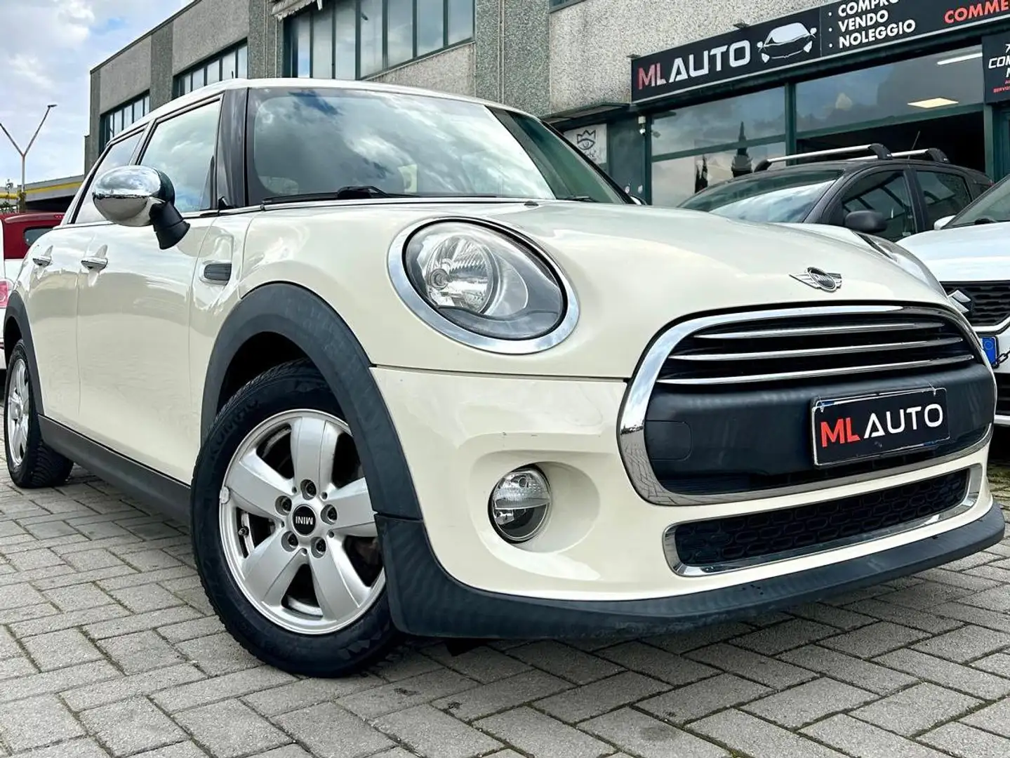 MINI One D Mini IV F55-F56 2014 1.5 Business 5p Beige - 1