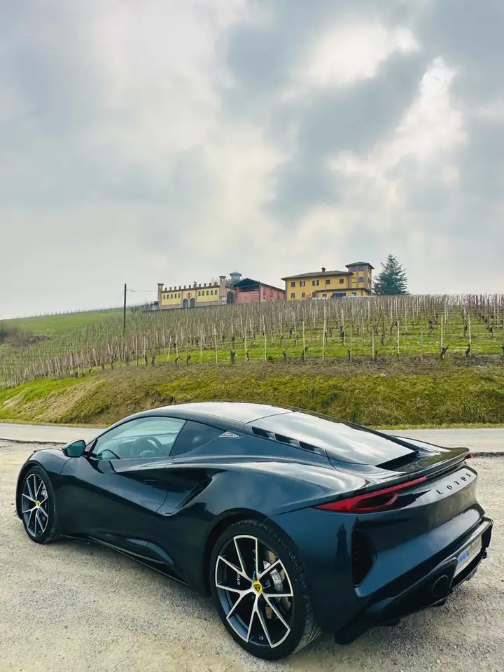 Lotus Emira 2024