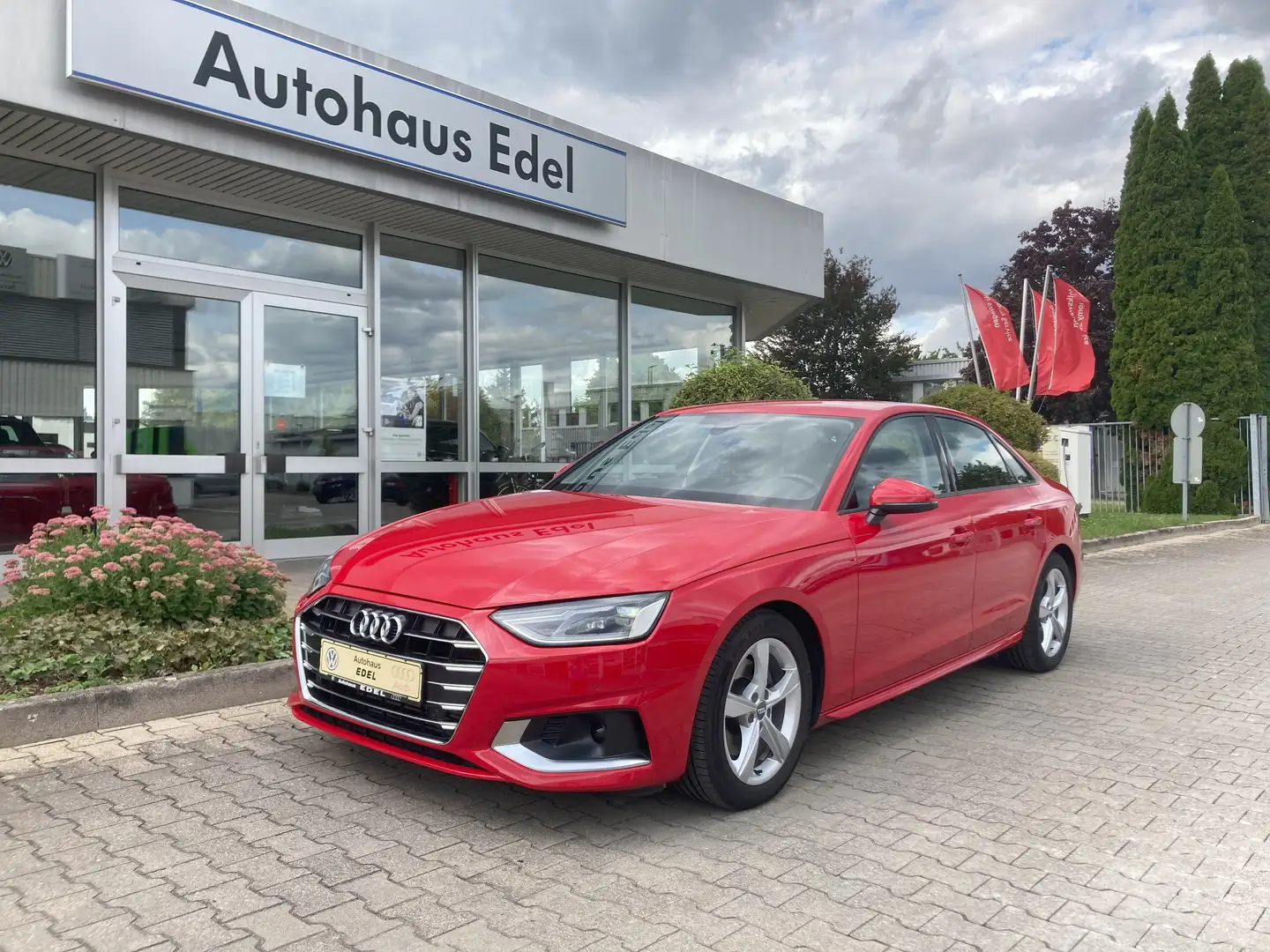 Audi A4 Limousine 35 2,0 TFSI advanced KLIMA,SPORT,AHK Rot - 2