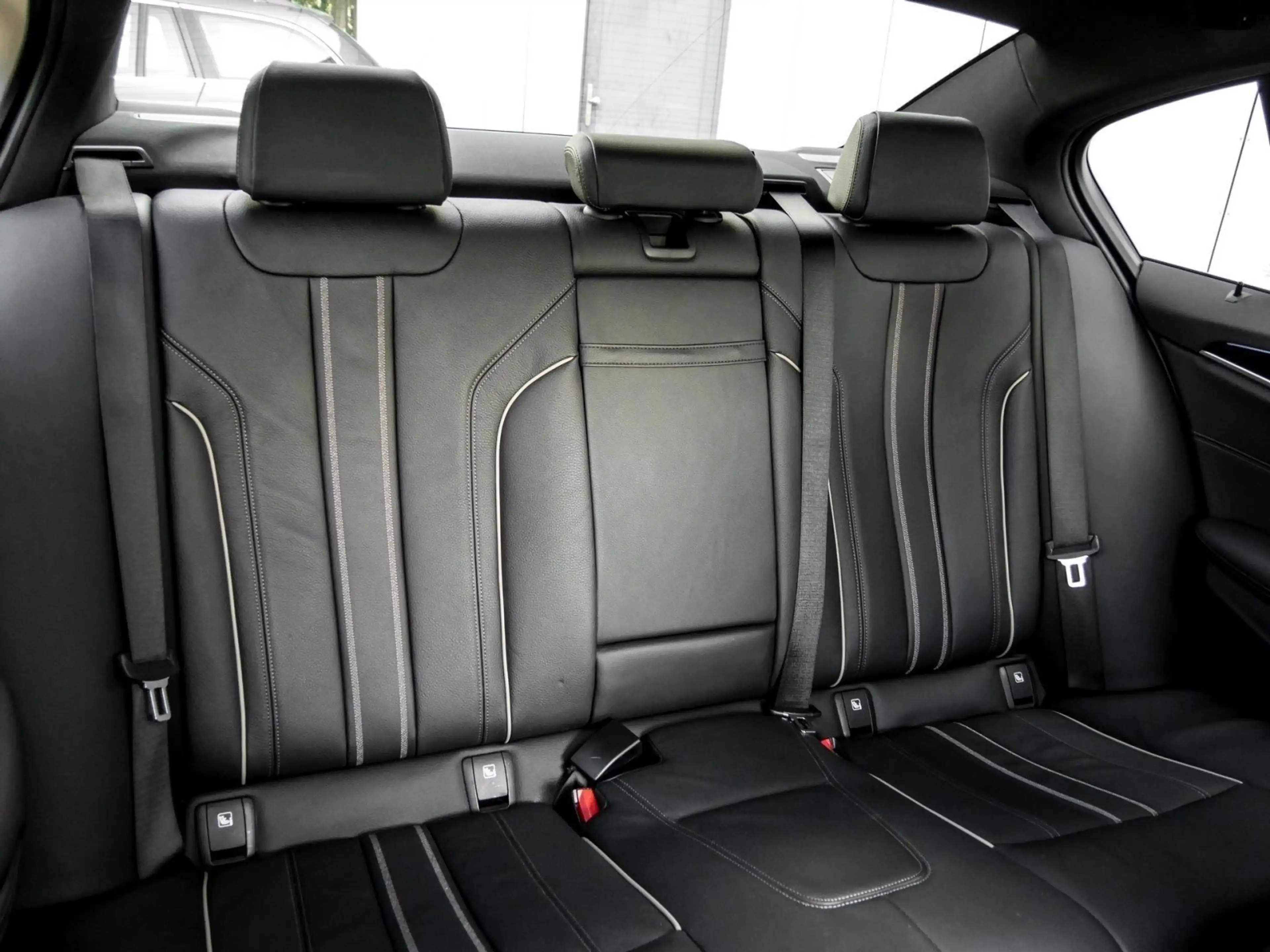 BMW 550 M550i xDrive M SPORT+GLASDACH+HuD+H/K+DA PROF+360° — photo 4