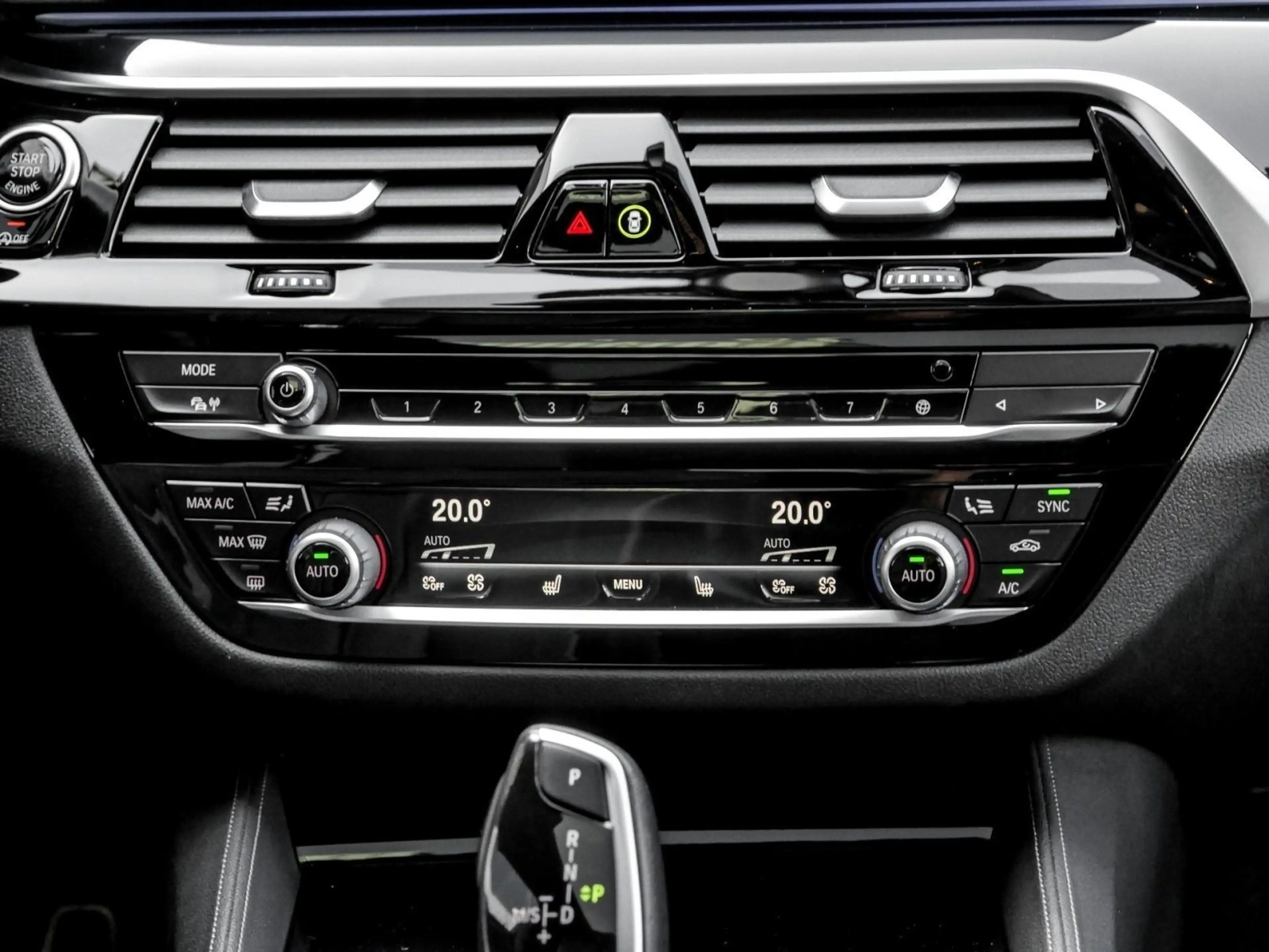 BMW 550 M550i xDrive M SPORT+GLASDACH+HuD+H/K+DA PROF+360° — photo 8