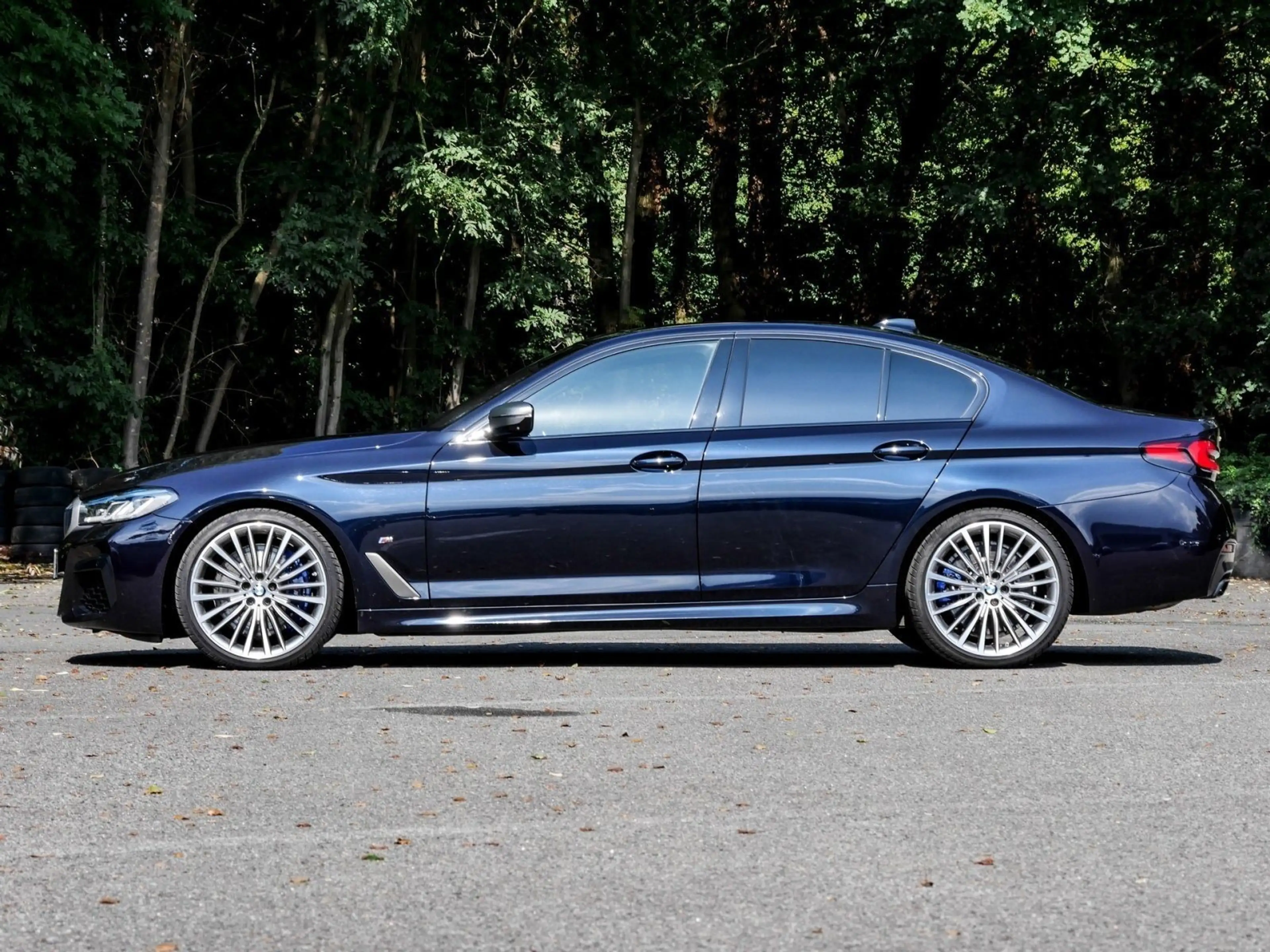 BMW 550 M550i xDrive M SPORT+GLASDACH+HuD+H/K+DA PROF+360° — photo 20