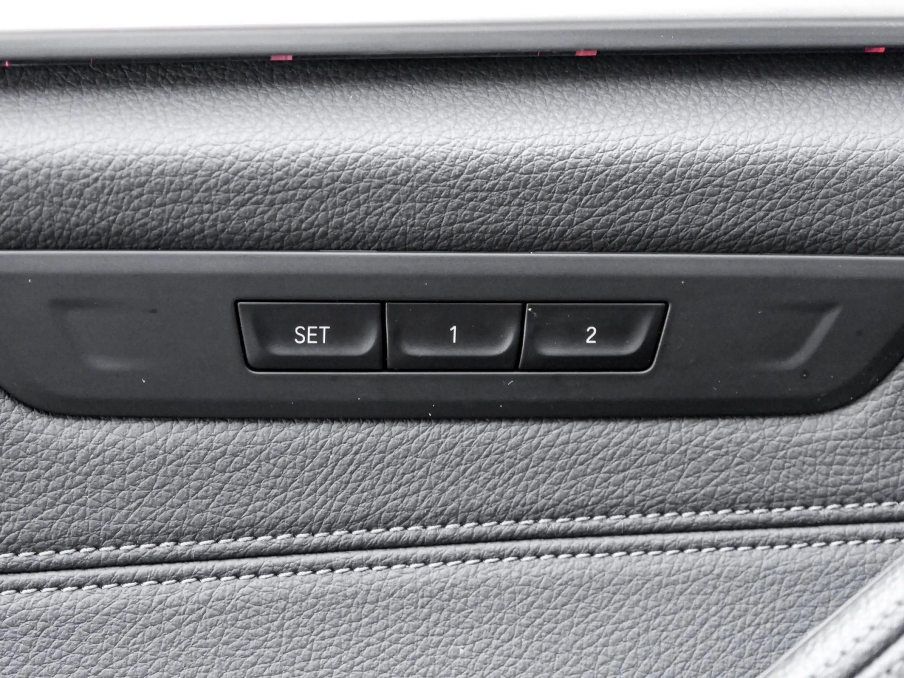 BMW 550 M550i xDrive M SPORT+GLASDACH+HuD+H/K+DA PROF+360° — photo 15