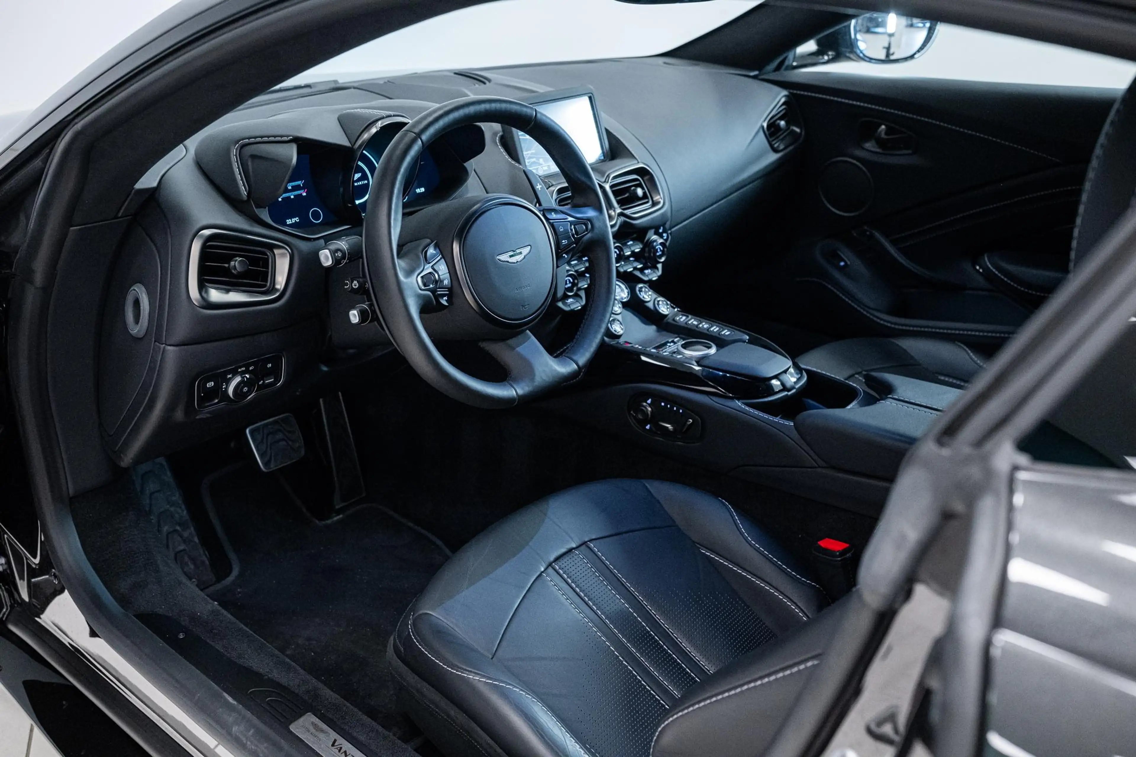 Aston Martin Vantage Coupe | 1e Eigenaar | NL Auto | Incl BPM — photo 5