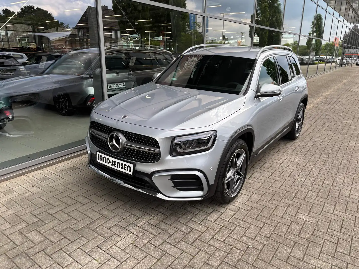 Mercedes-Benz GLB 220 d 4M AMG Line Adv Plus Distronic AHK 360 Срібний - 2
