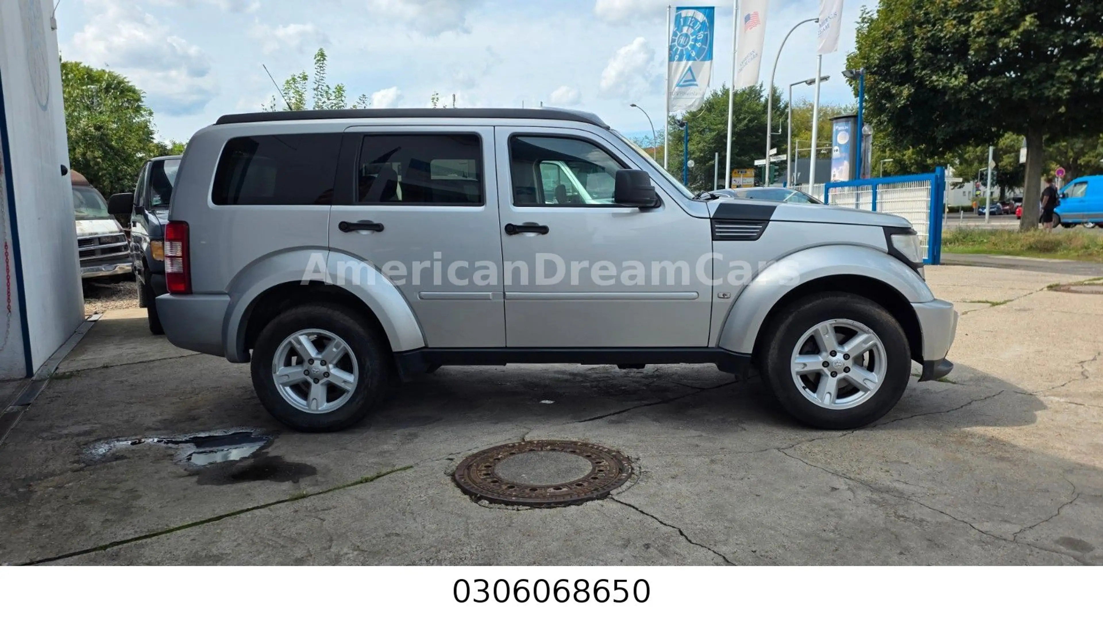 Dodge Nitro SXT — photo 4