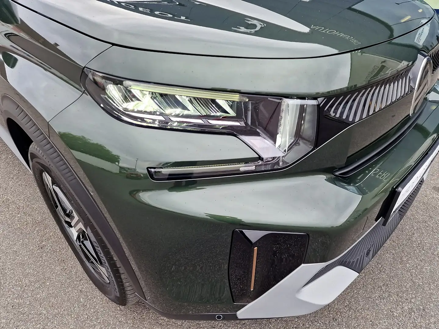 Citroen C3 Aircross Max Hybrid 145PS Automatik "April 2026 verfügba... Grün - 2