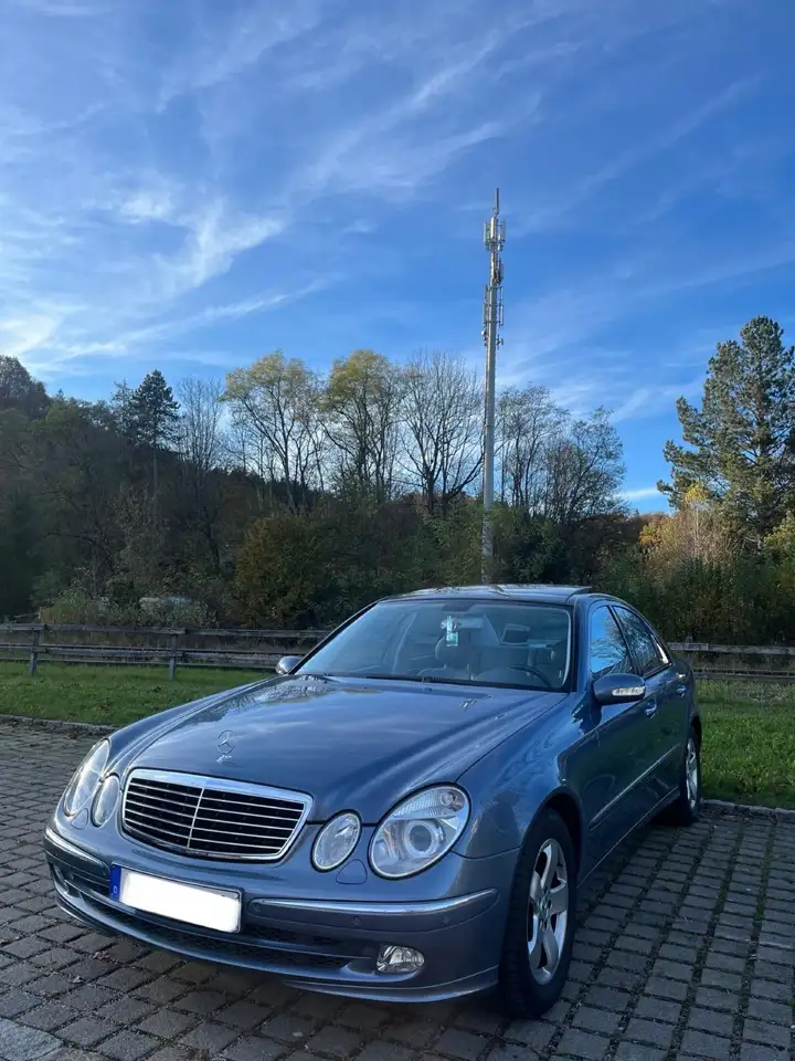 Mercedes-Benz E 240