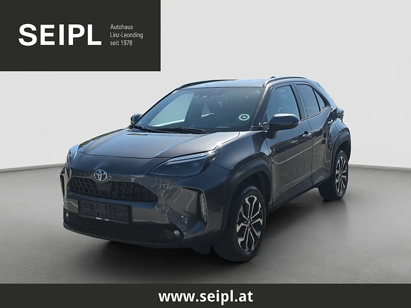 Toyota Yaris Cross 1,5 VVT-i Hybrid Active Drive Aut. Grau - 1